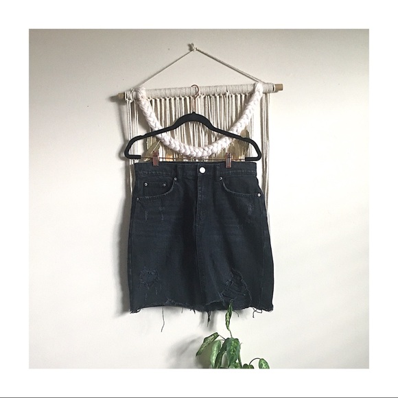 Zara Distressed Black Denim Midi Skirt - Picture 2 of 4